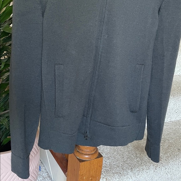 Banana Republic Men's Dark Gray Wool Zip-Up Sweater - Picture 3 of 9